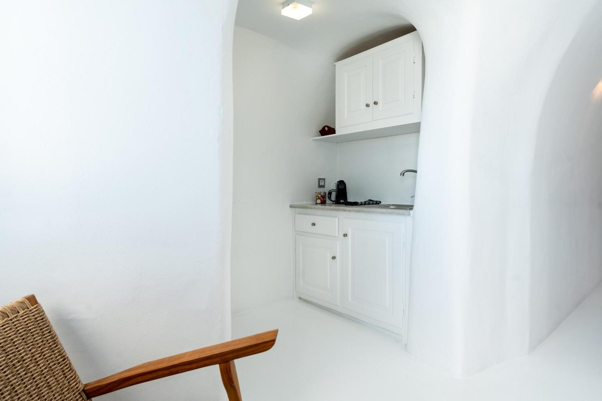 Willa Nano Oia