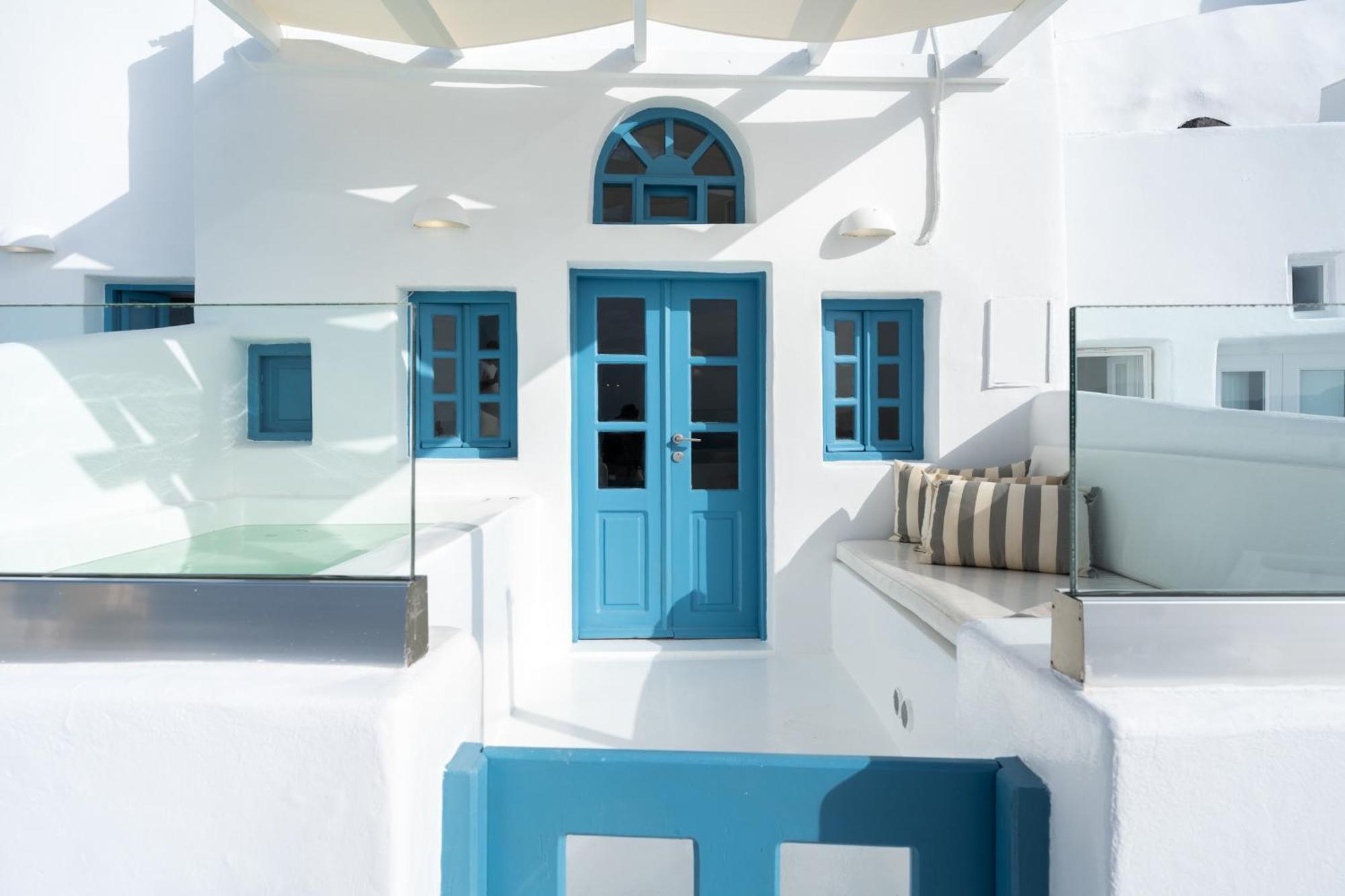 Nano * Oia